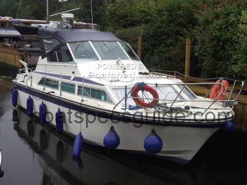 Fairline Phantom 32 specs and reviews 